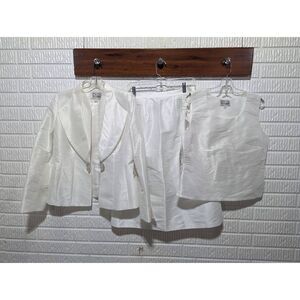 Elizeh by Lily and Taylor Women's White Rhinestone Clasp 3-pc Skirt Suit Size 6